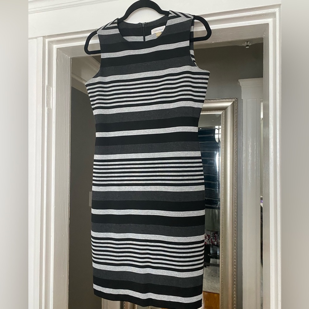 Calvin Klein Fitted Stretchy Sleeveless Dress - Size: 4